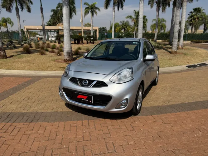 NISSAN MARCH SV 1.6 16V 2015