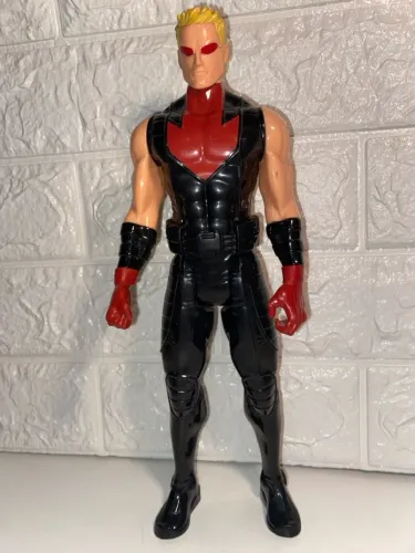 Boneco gavião arqueiro vermelho