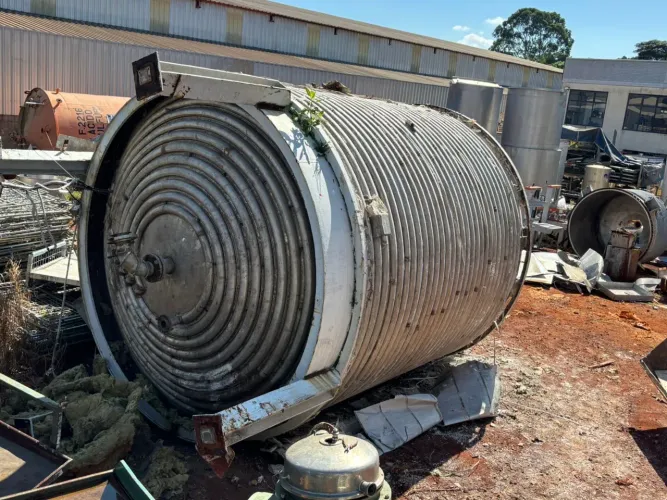 Reator Vaso de Pressão em Aço Inox 25m3 Meia Cana