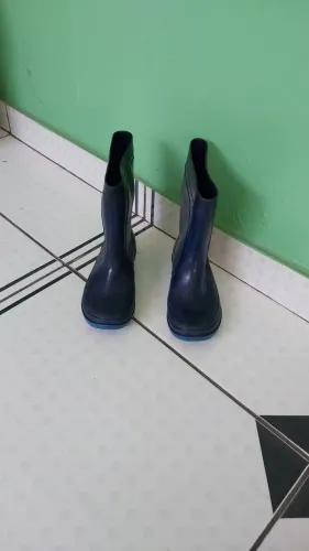 Botas infantil tamanho 32