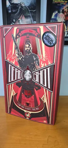 (Deadshot) - Esquadrão Suicida (Suicide Squad) Escala 1/6 - Hot Toys mms381