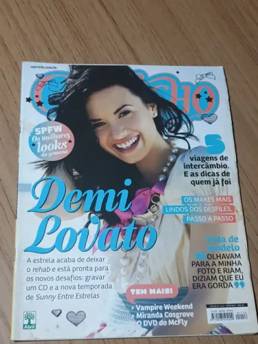 REVISTA CAPRICHO DEMI LOVATO, 