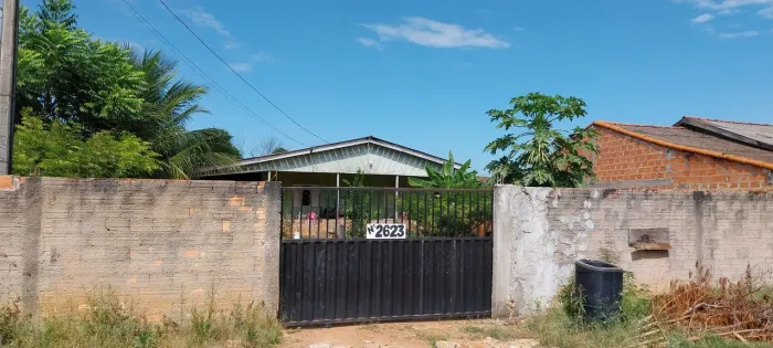 Vende- se casa