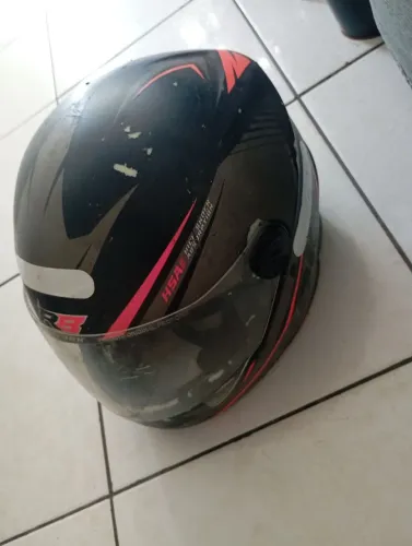 Capacete feminino