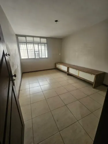 Imóvel para aluguel possui 81 metros quadrados com 2 quartos em Santa Rosa - Niterói - RJ