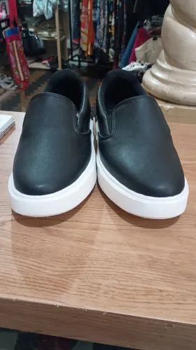 Sapatênis Preto - Tamanho -40 marca Oneself - estado novo