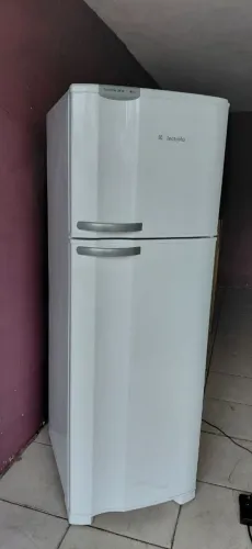 Geladeira Electrolux frost free prateleira de vidro linda ENTREGO