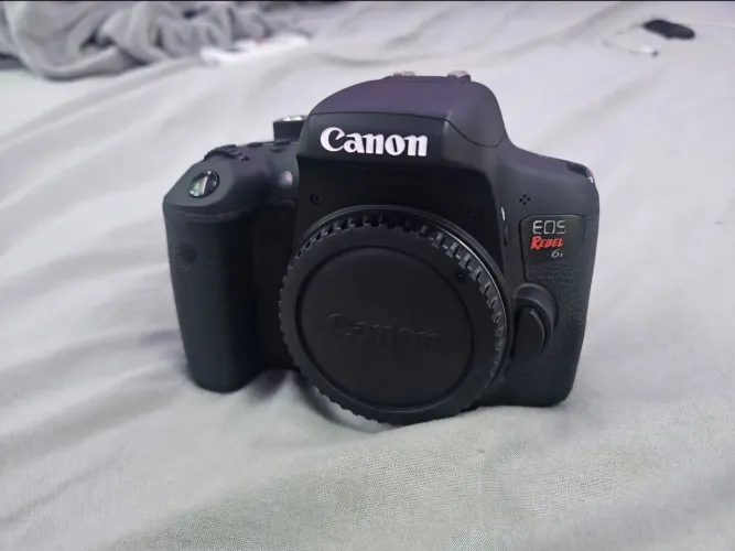 Câmera Canon T6i (Corpo)