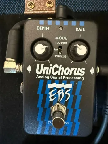 Pedal EBS Unichorus baixo