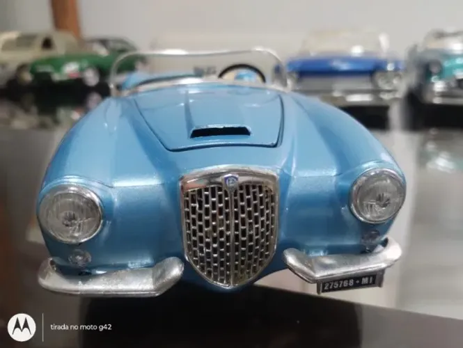 Miniatura 1/18 - Lancia Conversível Azul