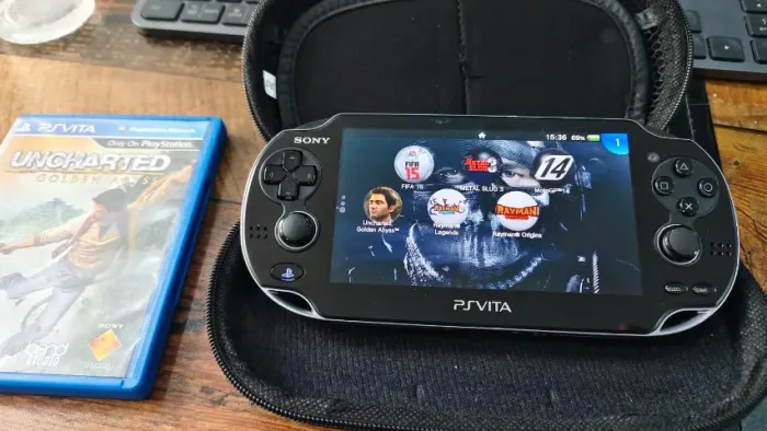 PS vita Impecável desbloqueado 128gb com uncharted golden abyss original