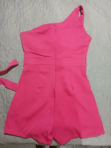 Vendo Macacão Rosa
