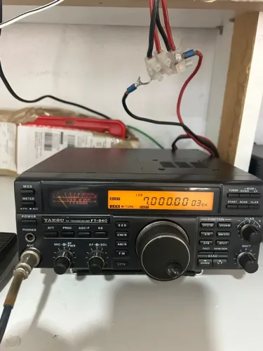 Radio HF  Yaesu FT-840 TXCO Digital