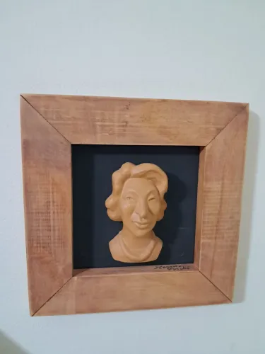 Busto Clarice Lispector no quadro 20x 20