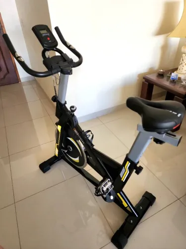 Bicicleta Spinning WCT Fitness (roda de 13 Kg)