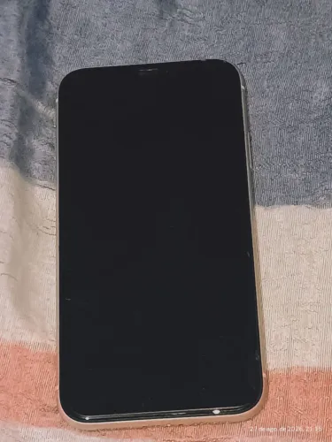 iPhone semi novo