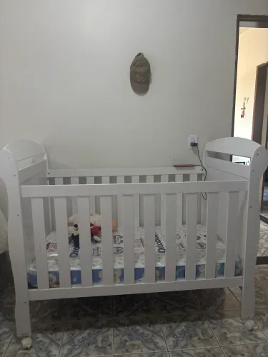 Berço semi novo com o colchão 600,00
