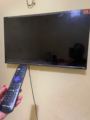Vendo Tv Semp 32 polegadas, no plástico.