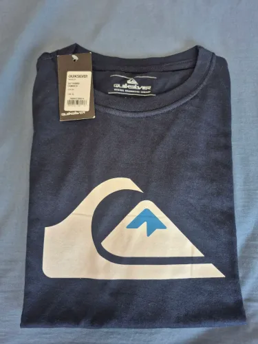 Camiseta Quiksilver - Azul Marinho - Importada tamanho G (76cm x 54cm) - Nova 