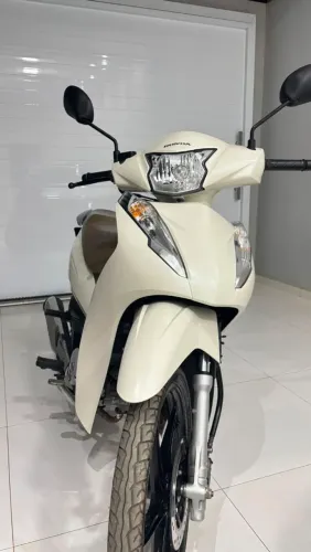 Biz 125  2023 único dono toda original só pronta para rodar