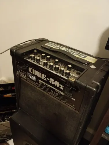 Cubo Roland 80x para guitarra um dos melhores do mundo 