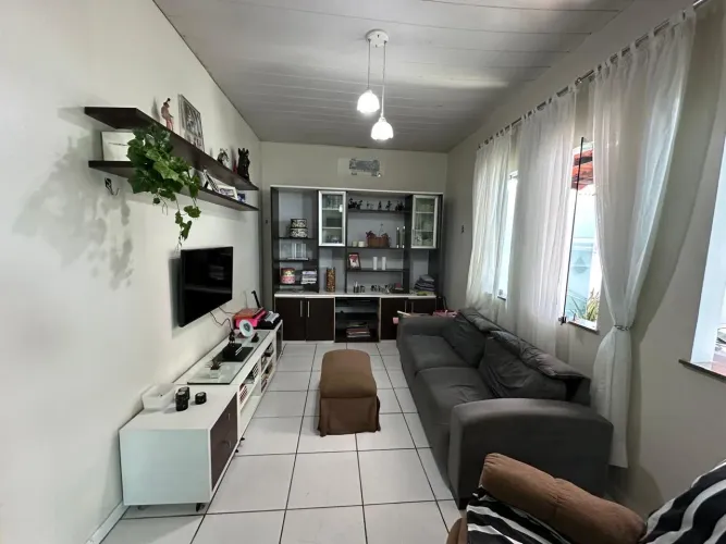 Casa para aluguel Conjunto Subtenentes e Sargentos Bairro Flores