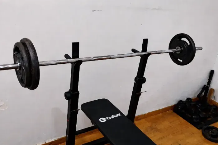 Barra olímpica de academia + 20kg de Anilhas