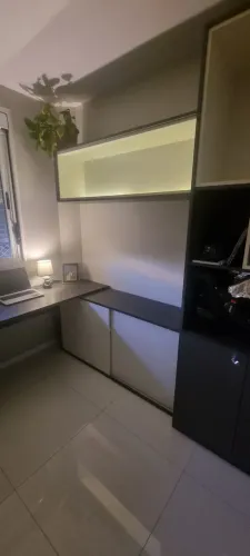 Mesa e armário home office escritório completo