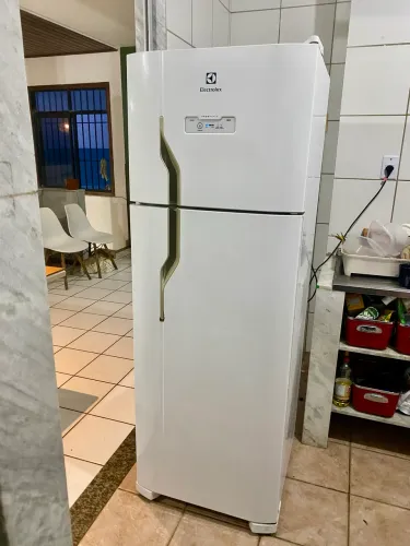 Geladeira Eletrolux Frostfree Turbo Freezer