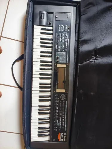 Teclado Workstation Roland GW8 Versão 2