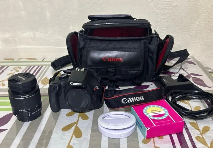 Canon T100 + Lente 18-55mm
