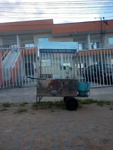 Carrinho de batata frita e churros 