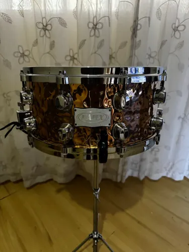 Caixa Mapex Hammered Bronze 14x6,5?