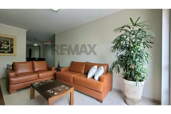 Apartamento com 2 quartos, 1 suíte, 112 m² Terreo, 2 vagas de garagem cobertas-Vila Mussol