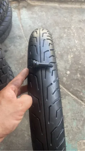 Pneu dianteiro aro 18 sem câmara VIPAL