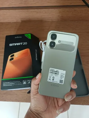 Celular infinix smart 20 novo com acessórios R$800,00