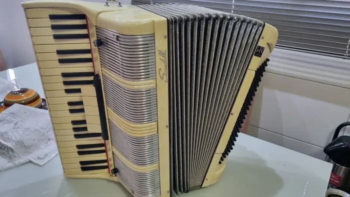 Acordeon scandalli 120 oitavada com harmonic