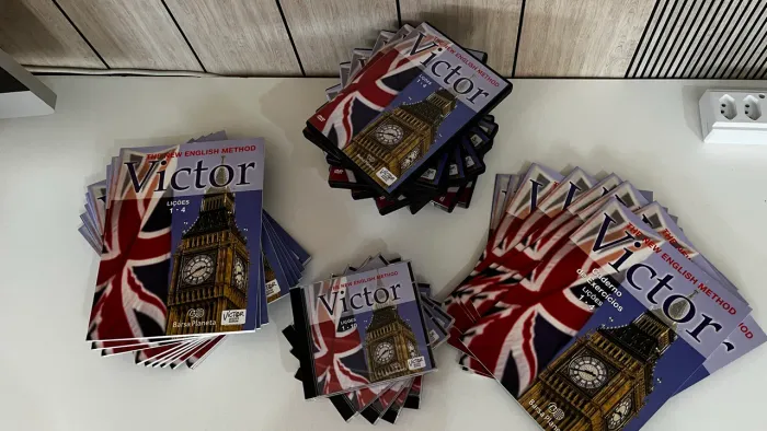 Curso De Inglês Victor Barsa Planeta - The New English Method (completo/usado Uma Vez)