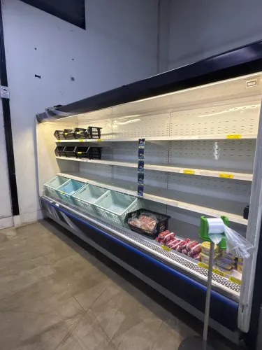 Vende-se expositor aberto