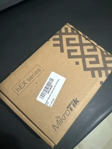 Roteador MikroTik RB760iGS Hex S 880MHz 256MB 5 Portas Gigabit PoE