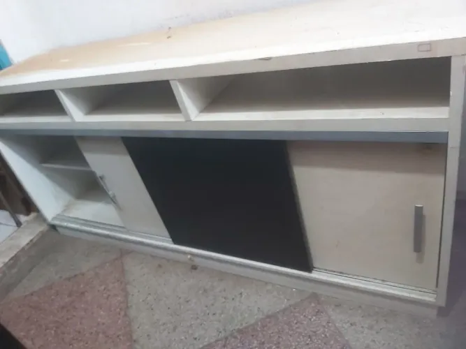 Rack madeira com formica em bom estado. 