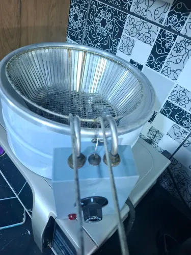 Vendo Fritadeira elétrica 127v