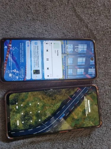 2 celulares pra retirada de peças ou conserto
