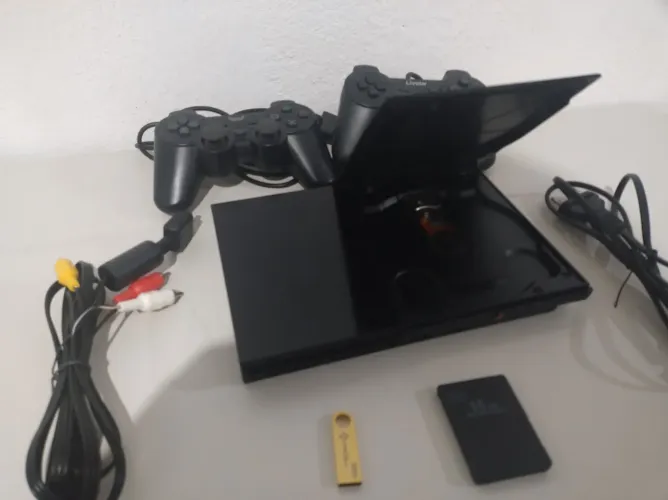 PS2 com memorycard e pendrive