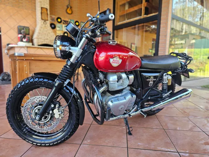Royal Enfield Interceptor 650 Canyon Red