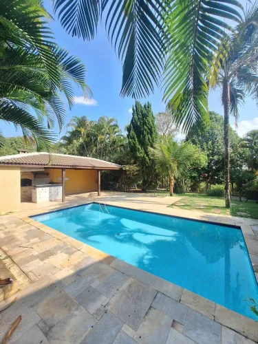 Casa com 4 suítes no Residencial 10 para locação por R$16.000,00!