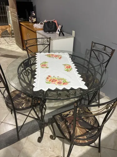 Mesa de ferro 4 lugares 