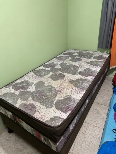 Cama de solteiro box 