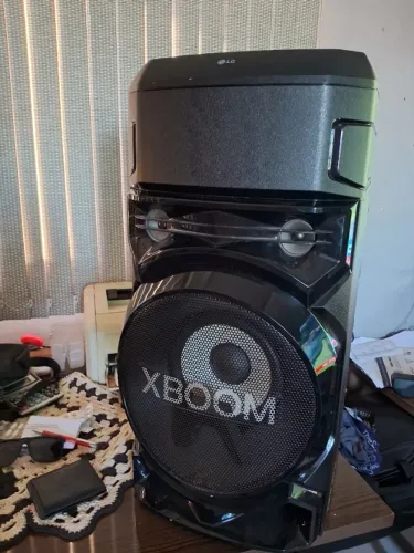 CAIXA DE SOM SEMI NOVA