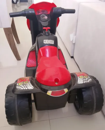 Vende-se moto elétrica infantil seminova